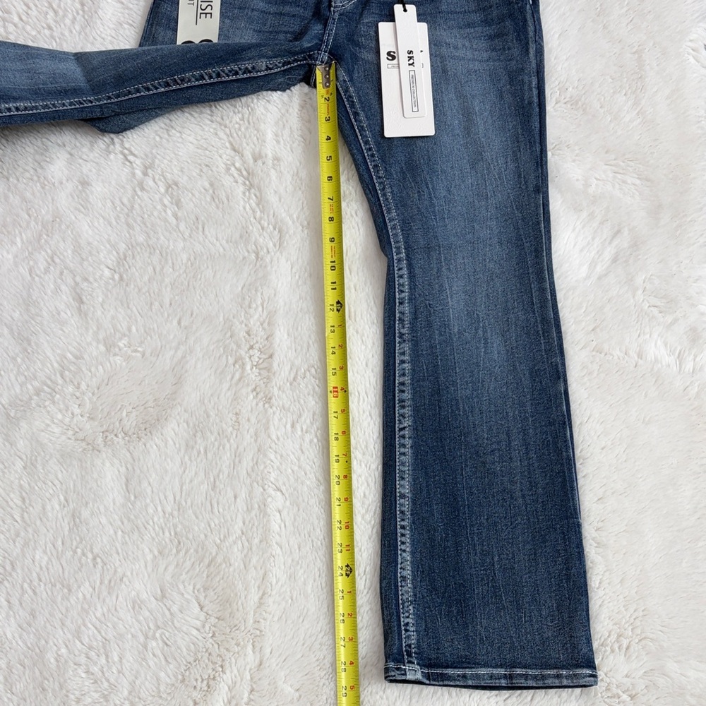 Sky Women's ,Low-Rise ,Boot Cut Jeans with Embellished Pockets,Size 13/31 - Picture 11 of 17